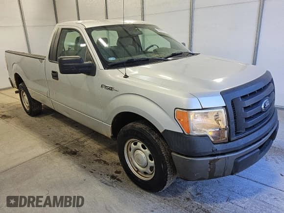 ✅ 2011 Ford F-150 XL • VIN: 1FTMF1CM0BKD77049 • Lot: 91425315. Wystawiony na Copart z przebiegiem 72 050 mil. Bezpłatny archiwum sprzedaży aukcyjnych z USA i szczegółowy raport historii pojazdu na DreamBid. Zdjęcie 4.