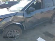 ✅ 2024 Nissan Rogue S • VIN: 5N1BT3AB5RC761390 • Lot: 42474427. Wystawiony na IAAI z przebiegiem 7 492 mil. Bezpłatny archiwum sprzedaży aukcyjnych z USA i szczegółowy raport historii pojazdu na DreamBid. Zdjęcie 6.