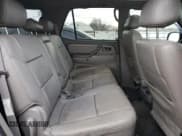 ✅ 2001 Toyota Sequoia SR5 • VIN: 5TDBT44A51S033200 • Лот: 92439515. Опубликован ранее на Copart с пробегом 370 527 миль. Бесплатный доступ к архиву аукционных продаж из США и подробный отчёт об истории автомобиля на DreamBid. Изображение 11.