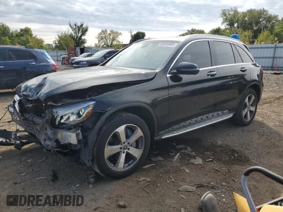 ✅ 2018 Mercedes-Benz GLC 300 • VIN: WDC0G4KBXJV074297 • Lot: 85949405. Wystawiony na Copart z przebiegiem 144 599 mil. Bezpłatny archiwum sprzedaży aukcyjnych z USA i szczegółowy raport historii pojazdu na DreamBid. Zdjęcie 1.