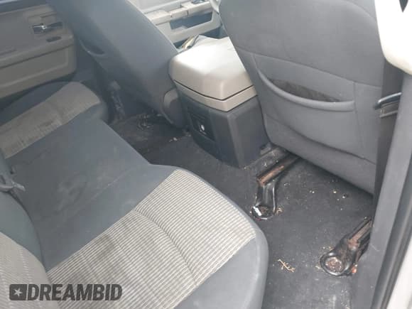 ✅ 2009 Dodge 1500 SLT • VIN: 1D3HB18P69S760334 • Lot: 42429187. Wystawiony na IAAI z przebiegiem 257 892 mil. Bezpłatny archiwum sprzedaży aukcyjnych z USA i szczegółowy raport historii pojazdu na DreamBid. Zdjęcie 8.