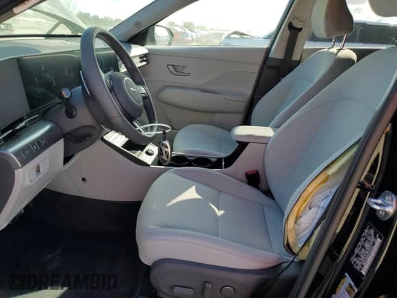 2024 Hyundai Kona SEL с VIN KM8HC3AB0RU131930, выставлен на аукционе Copart как лот 89513515 с пробегом 25 735 миль миль и На запчасти • Non repairable. История ставок и продаж доступна на DreamBid. Изображение 7.