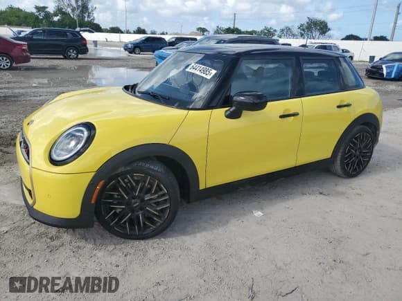 ✅ 2025 MINI Hardtop 4 Door Cooper S • VIN: WMW53GD05S2X19992 • Лот: 64414985. Опубликован ранее на Copart с пробегом 1 826 миль. Бесплатный доступ к архиву аукционных продаж из США и подробный отчёт об истории автомобиля на DreamBid. Изображение 1.