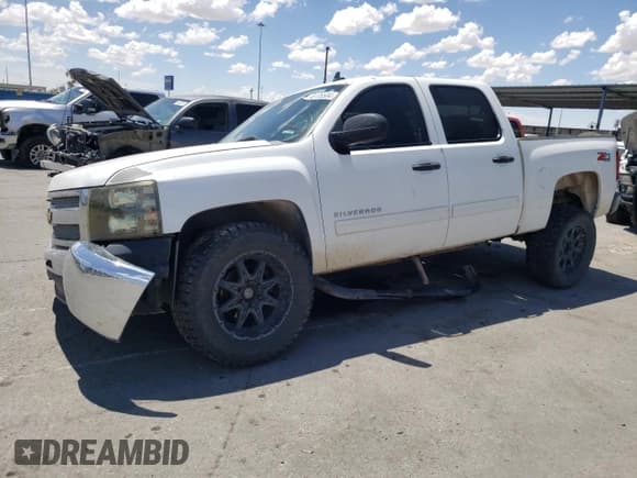 ✅ 2013 Chevrolet Silverado 1500 LT • VIN: 3GCPKSE77DG354464 • Lot: 68135504. Listed on Copart with 255,756 mi. Free auction sales archive from the USA and detailed vehicle history report at DreamBid. Image 1.