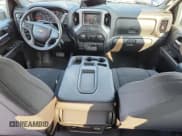 ✅ 2020 Chevrolet Silverado 2500HD Custom • VIN: 1GC4YME71LF309033 • Лот: 80060175. Опубликован ранее на Copart с пробегом 74 449 миль. Бесплатный доступ к архиву аукционных продаж из США и подробный отчёт об истории автомобиля на DreamBid. Изображение 8.