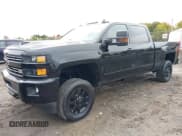 ✅ 2017 Chevrolet Silverado 2500HD LT • VIN: 1GC1KVEY7HF120235 • Lot: 43450105. Wystawiony na IAAI z przebiegiem 110 417 mil. Bezpłatny archiwum sprzedaży aukcyjnych z USA i szczegółowy raport historii pojazdu na DreamBid. Zdjęcie 17.