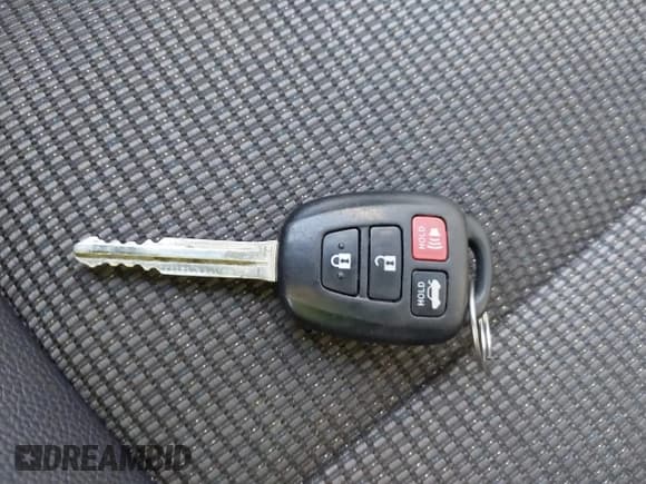 ✅ 2017 Toyota Corolla LE • VIN: 2T1BURHE2HC757579 • Lot: 43564541. Wystawiony na IAAI z przebiegiem 113 310 mil. Bezpłatny archiwum sprzedaży aukcyjnych z USA i szczegółowy raport historii pojazdu na DreamBid. Zdjęcie 11.