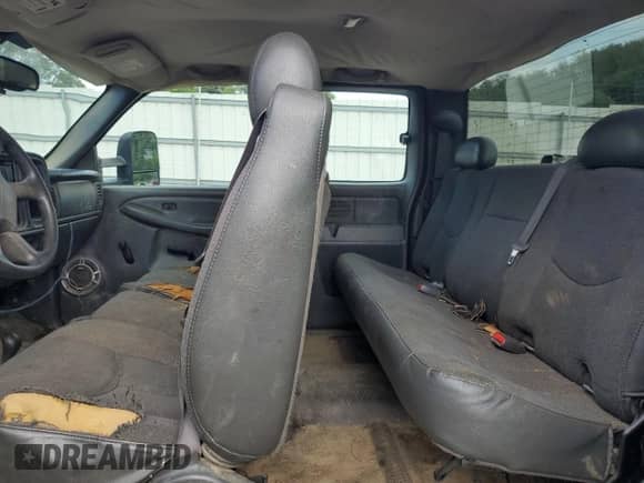 2006 Chevrolet Silverado 1500 LS z VIN 1GCEK19V36Z193687, wystawiony jako Copart lot #66843104 z przebiegiem 202 432 mil mil oraz Czysty tytuł • Clean title. Historia ofert i sprzedaży dostępna na DreamBid. Obrazek 10.