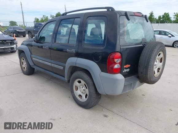 ✅ 2005 Jeep Liberty Sport • VIN: 1J4GK48K75W548131 • Lot: 42896003. Listed on IAAI with 157,787 mi. Free auction sales archive from the USA and detailed vehicle history report at DreamBid. Image 3.
