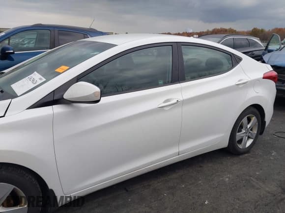 ✅ 2013 Hyundai Elantra GLS • VIN: 5NPDH4AE9DH427777 • Lot: 43629626. Listed on IAAI with 51,204 mi. Free auction sales archive from the USA and detailed vehicle history report at DreamBid. Image 14.