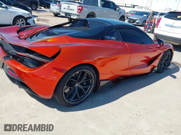 ✅ 2021 McLaren 720S • VIN: SBM14FCA5MW006208 • Lot: 41659578. Listed on IAAI with 18,970 mi. Free auction sales archive from the USA and detailed vehicle history report at DreamBid. Image 4.