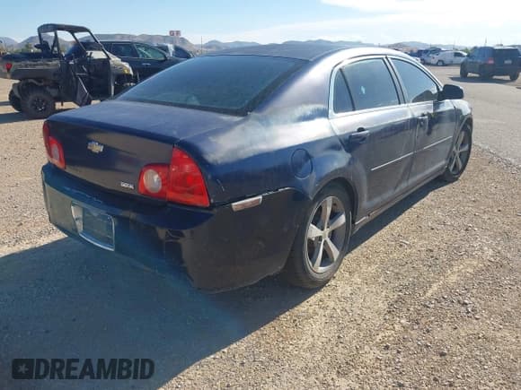 ✅ 2011 Chevrolet Malibu 1LT • VIN: 1G1ZC5EU8BF354641 • Lot: 43177193. Wystawiony na IAAI z przebiegiem 197 095 mil. Bezpłatny archiwum sprzedaży aukcyjnych z USA i szczegółowy raport historii pojazdu na DreamBid. Zdjęcie 4.