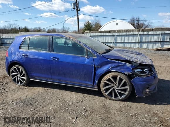 ✅ 2019 Volkswagen Golf R • VIN: WVWVA7AU5KW209764 • Lot: 48469115. Wystawiony na Copart z przebiegiem Nie podano. Bezpłatny archiwum sprzedaży aukcyjnych z USA i szczegółowy raport historii pojazdu na DreamBid. Zdjęcie 4.