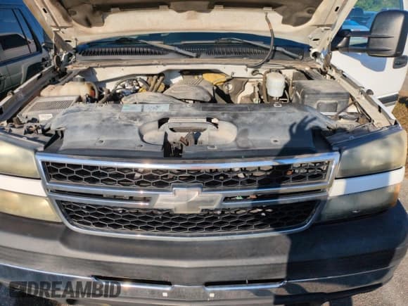 ✅ 2006 Chevrolet Silverado 2500HD LT3 • VIN: 1GCHK23U86F242032 • Lot: 75500304. Wystawiony na Copart z przebiegiem Nie podano. Bezpłatny archiwum sprzedaży aukcyjnych z USA i szczegółowy raport historii pojazdu na DreamBid. Zdjęcie 11.