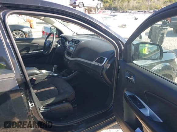 ✅ 2015 Dodge Journey SXT • VIN: 3C4PDDBG4FT526230 • Lot: 43434564. Wystawiony na IAAI z przebiegiem 188 424 mil. Bezpłatny archiwum sprzedaży aukcyjnych z USA i szczegółowy raport historii pojazdu na DreamBid. Zdjęcie 5.