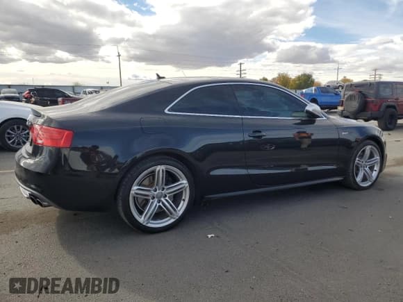 ✅ 2013 Audi S5 Premium Plus • VIN: WAUCGAFR0DA022890 • Lot: 91146505. Wystawiony na Copart z przebiegiem 138 370 mil. Bezpłatny archiwum sprzedaży aukcyjnych z USA i szczegółowy raport historii pojazdu na DreamBid. Zdjęcie 3.
