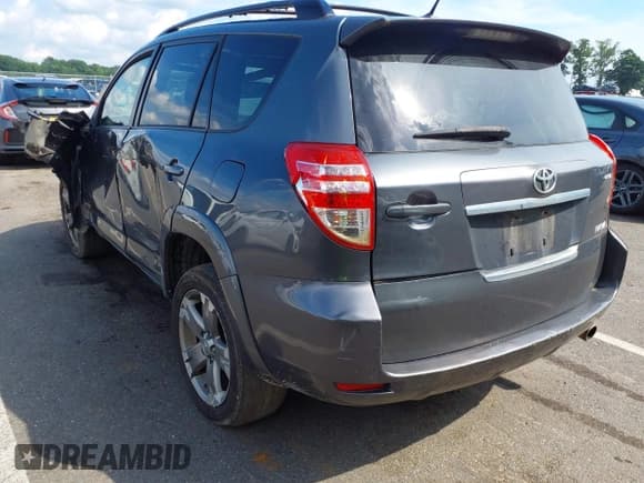 ✅ 2011 Toyota RAV4 Sport • VIN: JTMRK4DVXB5099592 • Lot: 42635762. Listed on IAAI with 238,181 mi. Free auction sales archive from the USA and detailed vehicle history report at DreamBid. Image 3.