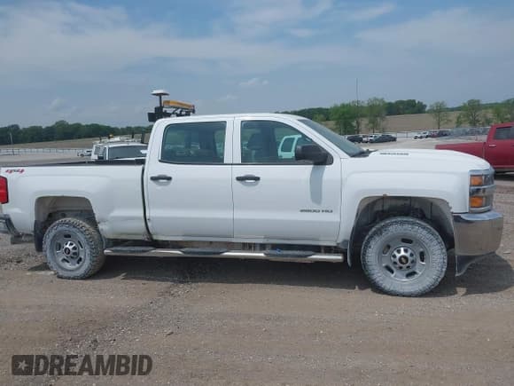 ✅ 2017 Chevrolet Silverado 2500HD Work Truck • VIN: 1GC1KUEY0HF217335 • Lot: 42310735. Listed on IAAI with 107,781 mi. Free auction sales archive from the USA and detailed vehicle history report at DreamBid. Image 13.