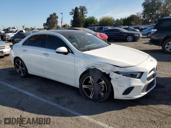 ✅ 2019 Mercedes-Benz A 220 • VIN: WDD3G4EB3KW033588 • Lot: 90748465. Wystawiony na Copart z przebiegiem 60 609 mil. Bezpłatny archiwum sprzedaży aukcyjnych z USA i szczegółowy raport historii pojazdu na DreamBid. Zdjęcie 4.