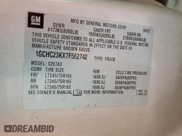 ✅ 2007 Chevrolet Silverado 2500HD 1LT • VIN: 1GCHC23KX7F562742 • Lot: 52817115. Wystawiony na Copart z przebiegiem 181 496 mil. Bezpłatny archiwum sprzedaży aukcyjnych z USA i szczegółowy raport historii pojazdu na DreamBid. Zdjęcie 12.