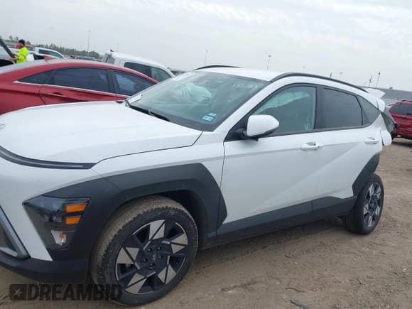 ✅ 2025 Hyundai Kona SEL • VIN: KM8HBCAB3SU199373 • Лот: 41729781. Опубликован ранее на IAAI с пробегом 21 635 миль. Бесплатный доступ к архиву аукционных продаж из США и подробный отчёт об истории автомобиля на DreamBid. Изображение 13.