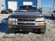 ✅ 2002 Chevrolet Blazer LS • VIN: 1GNCT18W62K150177 • Lot: 39455153. Wystawiony na Copart z przebiegiem 160 281 mil. Bezpłatny archiwum sprzedaży aukcyjnych z USA i szczegółowy raport historii pojazdu na DreamBid. Zdjęcie 5.