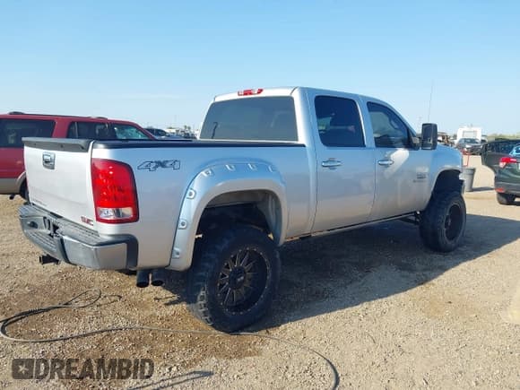 ✅ 2013 GMC Sierra 1500 SLE • VIN: 3GTP2VE77DG137675 • Лот: 43142745. Опубликован ранее на IAAI с пробегом 186 804 миль. Бесплатный доступ к архиву аукционных продаж из США и подробный отчёт об истории автомобиля на DreamBid. Изображение 4.