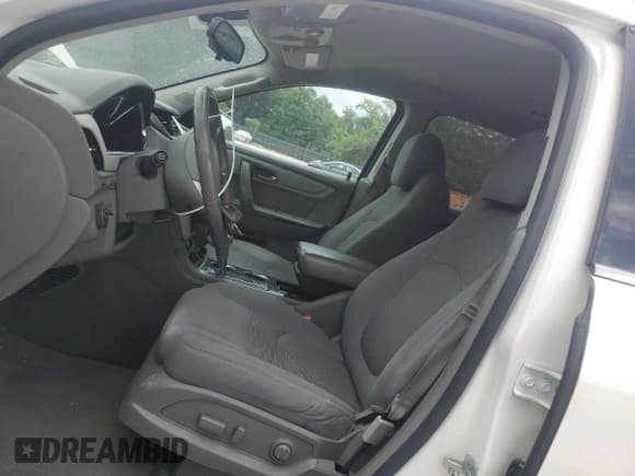 ✅ 2014 Chevrolet Traverse LT • VIN: 1GNKRGKD7EJ137145 • Lot: 59519844. Wystawiony na Copart z przebiegiem 158 743 mil. Bezpłatny archiwum sprzedaży aukcyjnych z USA i szczegółowy raport historii pojazdu na DreamBid. Zdjęcie 7.