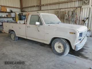 ✅ 1982 Ford F-150 • VIN: 1FTDF15G9CPA74136 • Лот: 67796474. Опубликован ранее на Copart с пробегом 70 231 миль. Бесплатный доступ к архиву аукционных продаж из США и подробный отчёт об истории автомобиля на DreamBid. Изображение 4.