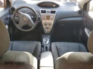 ✅ 2010 Toyota Yaris • VIN: JTDBT4K30A4064371 • Лот: 81992745. Опубликован ранее на Copart с пробегом 300 768 миль. Бесплатный доступ к архиву аукционных продаж из США и подробный отчёт об истории автомобиля на DreamBid. Изображение 8.