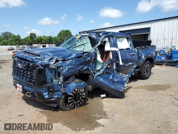 ✅ 2025 GMC Sierra 2500HD Denali Ultimate • VIN: 1GT4UXEY5SF242425 • Lot: 65041715. Wystawiony na Copart z przebiegiem Nie podano. Bezpłatny archiwum sprzedaży aukcyjnych z USA i szczegółowy raport historii pojazdu na DreamBid. Zdjęcie 1.