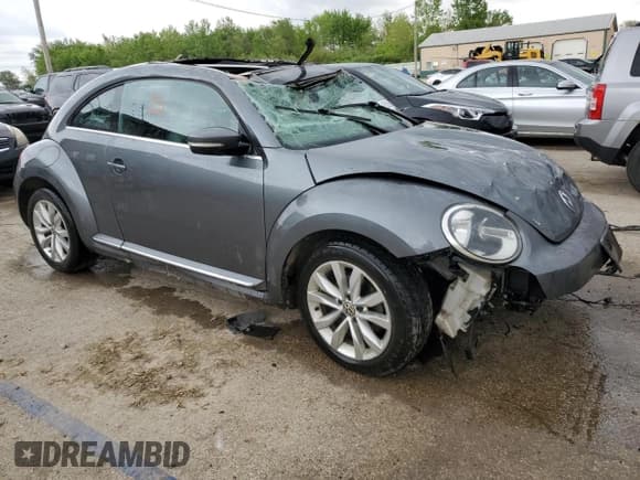 ✅ 2014 Volkswagen Beetle 2.0L TDI • VIN: 3VWJL7AT2EM647028 • Лот: 55155265. Опубликован ранее на Copart с пробегом Не указан. Бесплатный доступ к архиву аукционных продаж из США и подробный отчёт об истории автомобиля на DreamBid. Изображение 4.