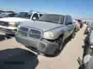 2007 Dodge Dakota ST z VIN 1D7HE28K47S263084, wystawiony jako Copart lot #81385044 z przebiegiem 134 655 mil mil oraz Szkoda całkowita • Salvage title. Historia ofert i sprzedaży dostępna na DreamBid. Obrazek 1.