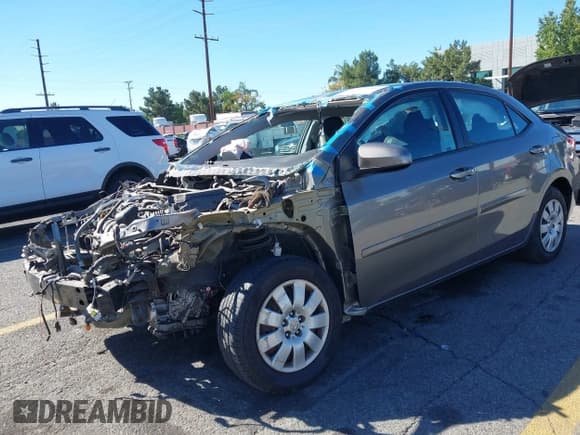 ✅ 2019 Toyota Corolla SE • VIN: 2T1BURHE6KC153590 • Lot: 43577264. Listed on IAAI with 25,686 mi. Free auction sales archive from the USA and detailed vehicle history report at DreamBid. Image 17.