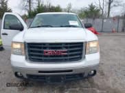 ✅ 2008 GMC Sierra 2500HD Work Truck • VIN: 1GTHC23678F181919 • Lot: 41954078. Wystawiony na IAAI z przebiegiem 120 609 mil. Bezpłatny archiwum sprzedaży aukcyjnych z USA i szczegółowy raport historii pojazdu na DreamBid. Zdjęcie 12.