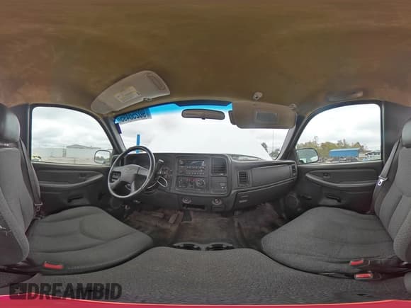 ✅ 2004 Chevrolet Silverado 2500HD Work Truck • VIN: 1GCHC24U64E355427 • Лот: 90250495. Опубликован ранее на Copart с пробегом 331 664 миль. Бесплатный доступ к архиву аукционных продаж из США и подробный отчёт об истории автомобиля на DreamBid. Изображение 15.