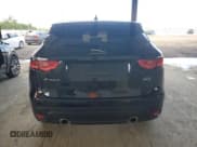 ✅ 2019 Jaguar F-Pace 25t Prestige • VIN: SADCK2GX0KA390945 • Лот: 90421375. Опубликован ранее на Copart с пробегом 108 940 миль. Бесплатный доступ к архиву аукционных продаж из США и подробный отчёт об истории автомобиля на DreamBid. Изображение 6.