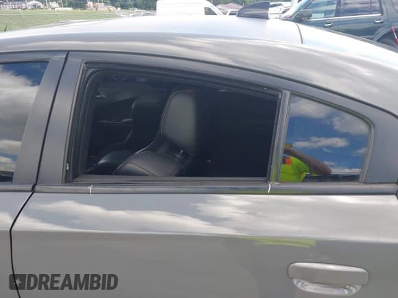 ✅ 2018 Dodge Charger R/T Scat Pack • VIN: 2C3CDXGJ5JH193420 • Lot: 43043636. Wystawiony na IAAI z przebiegiem 75 284 mil. Bezpłatny archiwum sprzedaży aukcyjnych z USA i szczegółowy raport historii pojazdu na DreamBid. Zdjęcie 6.