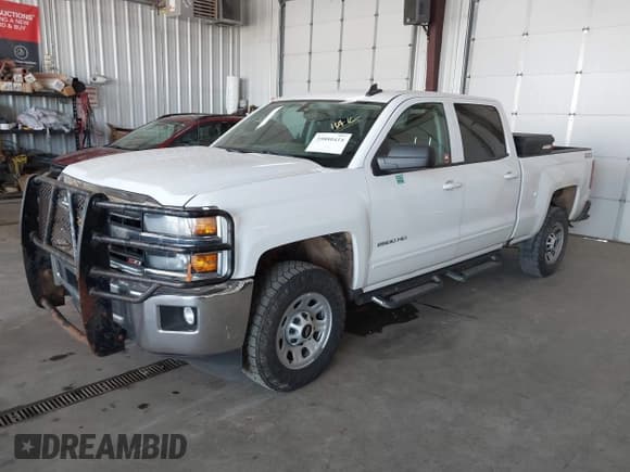 ✅ 2019 Chevrolet Silverado 2500HD LT • VIN: 1GC1KSEG3KF137272 • Lot: 39880414. Wystawiony na IAAI z przebiegiem 158 275 mil. Bezpłatny archiwum sprzedaży aukcyjnych z USA i szczegółowy raport historii pojazdu na DreamBid. Zdjęcie 2.