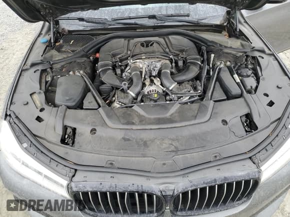 ✅ 2017 BMW 7 Series 750i • VIN: WBA7F0C57HGM21279 • Lot: 90692325. Wystawiony na Copart z przebiegiem 122 955 mil. Bezpłatny archiwum sprzedaży aukcyjnych z USA i szczegółowy raport historii pojazdu na DreamBid. Zdjęcie 11.