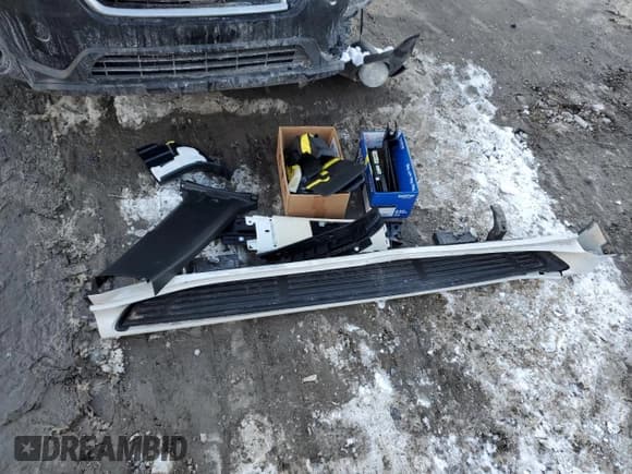 ✅ 2023 Lexus GX 460 Luxury • VIN: JTJGM7BX9P5353806 • Lot: 88780705. Wystawiony na Copart z przebiegiem 19 883 mil. Bezpłatny archiwum sprzedaży aukcyjnych z USA i szczegółowy raport historii pojazdu na DreamBid. Zdjęcie 13.