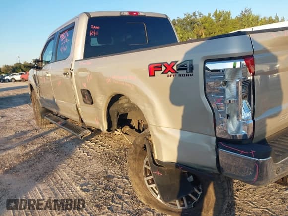 ✅ 2017 Ford F-250 Lariat • VIN: 1FT7W2BT6HEB88523 • Lot: 43711047. Wystawiony na IAAI z przebiegiem 126 918 mil. Bezpłatny archiwum sprzedaży aukcyjnych z USA i szczegółowy raport historii pojazdu na DreamBid. Zdjęcie 17.