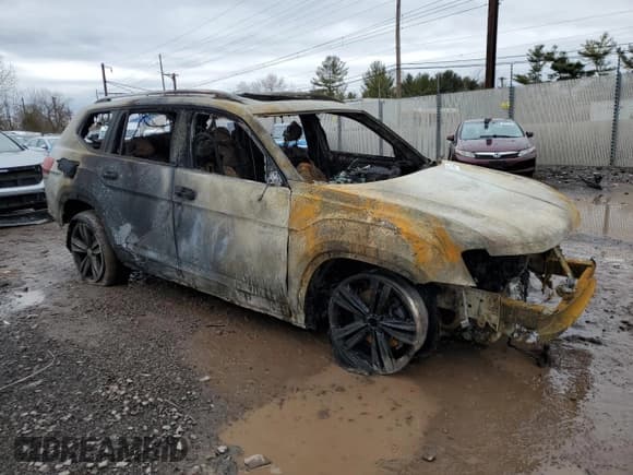 ✅ 2019 Volkswagen Atlas SEL R-Line • VIN: 1V2RR2CA6KC513458 • Lot: 47600475. Listed on Copart with Not provided. Free auction sales archive from the USA and detailed vehicle history report at DreamBid. Image 4.