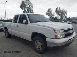 ✅ 2006 Chevrolet Silverado 1500 LT1 • VIN: 1GCEK19V56Z186384 • Лот: 41889772. Опубликован ранее на IAAI с пробегом 179 032 миль. Бесплатный доступ к архиву аукционных продаж из США и подробный отчёт об истории автомобиля на DreamBid. Изображение 1.