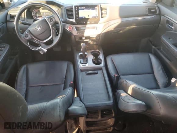 ✅ 2019 Honda Ridgeline RTL-T • VIN: 5FPYK2F69KB004192 • Lot: 90980145. Listed on Copart with 68,198 mi. Free auction sales archive from the USA and detailed vehicle history report at DreamBid. Image 8.