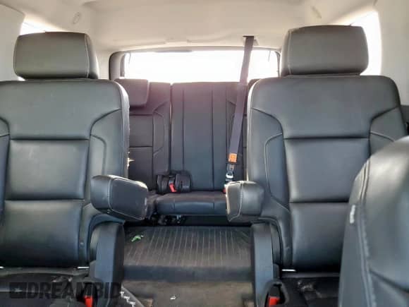 2015 Chevrolet Tahoe LT z VIN 1GNSCBKC9FR633675, wystawiony jako Copart lot #81702415 z przebiegiem 153 617 mil mil oraz Szkoda całkowita • Salvage title. Historia ofert i sprzedaży dostępna na DreamBid. Obrazek 10.