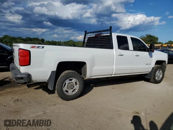 ✅ 2015 Chevrolet Silverado 2500HD LT • VIN: 1GC2KVEG0FZ518782 • Lot: 69478875. Wystawiony na Copart z przebiegiem 236 692 mil. Bezpłatny archiwum sprzedaży aukcyjnych z USA i szczegółowy raport historii pojazdu na DreamBid. Zdjęcie 3.