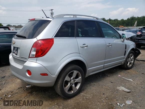 ✅ 2014 Chevrolet Captiva Sport LT • VIN: 3GNAL3EK3ES635101 • Лот: 61344803. Опубликован ранее на Copart с пробегом Не указан. Бесплатный доступ к архиву аукционных продаж из США и подробный отчёт об истории автомобиля на DreamBid. Изображение 3.