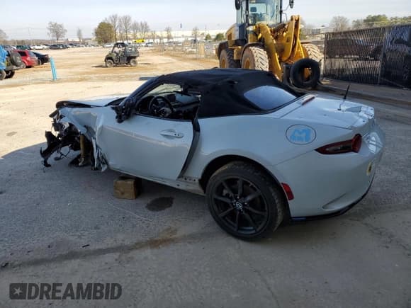 ✅ 2019 Mazda MX-5 Miata Club • VIN: JM1NDAC78K0311347 • Lot: 88472615. Wystawiony na Copart z przebiegiem 53 329 mil. Bezpłatny archiwum sprzedaży aukcyjnych z USA i szczegółowy raport historii pojazdu na DreamBid. Zdjęcie 2.