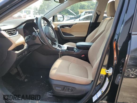 ✅ 2021 Toyota RAV4 XLE • VIN: 2T3P1RFV4MW160306 • Lot: 60722055. Wystawiony na Copart z przebiegiem 62 620 mil. Bezpłatny archiwum sprzedaży aukcyjnych z USA i szczegółowy raport historii pojazdu na DreamBid. Zdjęcie 7.